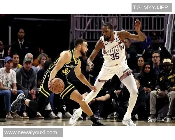 杜兰特生涯最低球权使用率场均出手仅168次引发关注 杜兰特生涯最低球权使用率场均出手仅168次引发关注