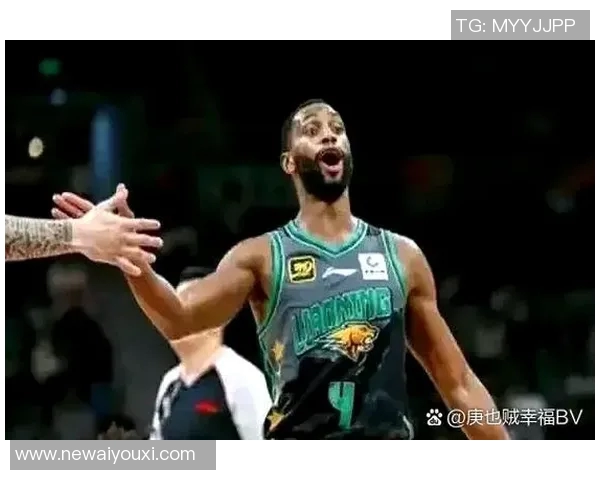 哈珀状态低迷全场11投仅中1仅得3分4篮板6助攻表现惨淡